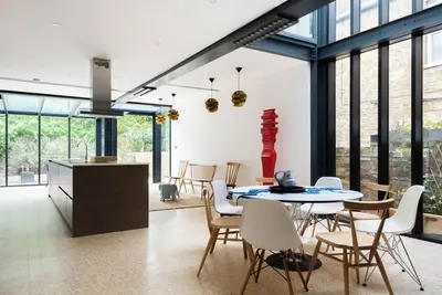 Image de Stylish Architect Designed Home
