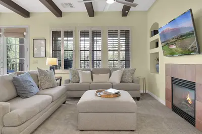 Image de Updated and Refreshed 3/3 villa just steps away from the Sparkling pool