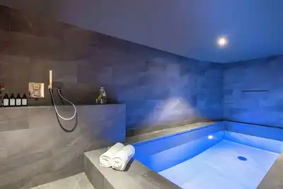 Image de Luxueux duplex avec piscine privée et services conciergerie accès direct pistes