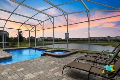 Image de Champions Gate 9br Lake Villa Pool Spa Near Disney