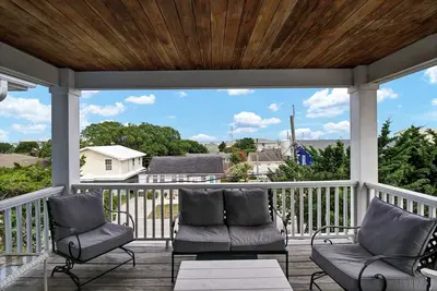 Image de The Sanderling - A 4 bedroom pet friendly townhome with elevator in Kure Beach.