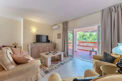 Image de 2 Bdr W/Balcony in Vale do Lobo by LovelyStay