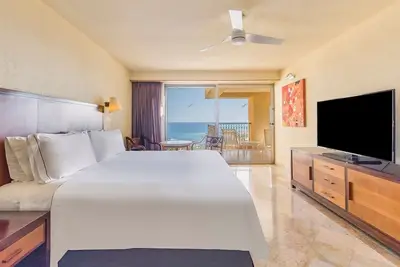 Image de Beautiful Villa Master Suite at the Amazing Grand Fiesta Americana Los Cabos!