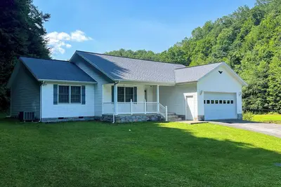 Image de Cozy ranch style home close to Virginia Spearhead and Hatfield McCoy Trailheads