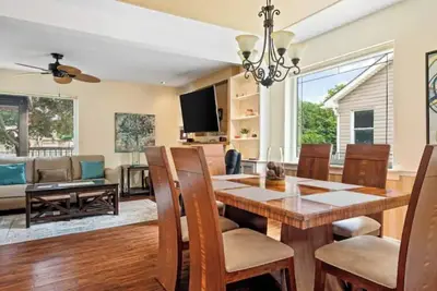 Image de Staycation family fun Main House! \n