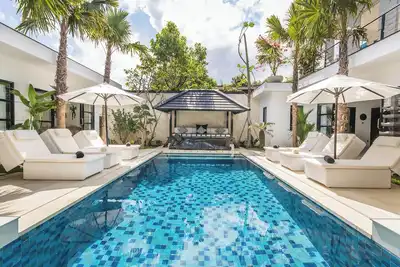 Image de Luxury 3 bedrooms villa walking dist to the beach