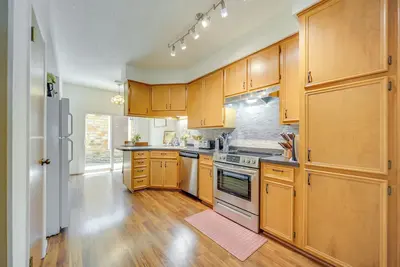 Image de Dog-Friendly Texas Retreat w\/ Fireplace & Grill!