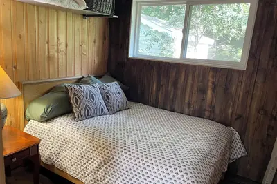 Image de Magical times at Regina Beach! \n2 self contained units in the one cabin.