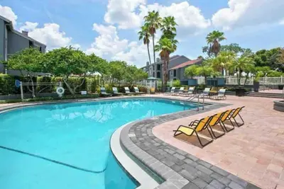 Image de Lovely Oasis-Resort Style/ Entire Apartment