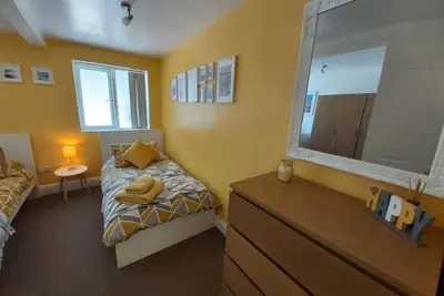 Image de Appartement-Salle de bain privée séparée-Appartement-Vue ville-Apartment-0