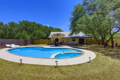 Image de Pool, Hot Tub, Sleeps 9, Chefs Kitchen & Spacious