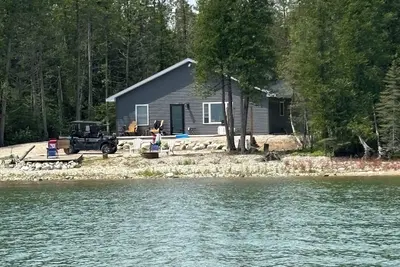Image de Beautiful, waterfront home located on the St Mary’s River, fisherman’s dream