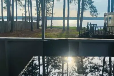 Image de Lakeside Living
