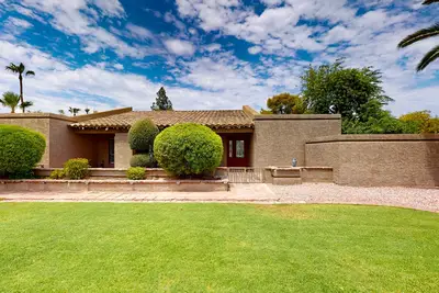 Dog-friendly home with private pool, putting green grill, & snooker table