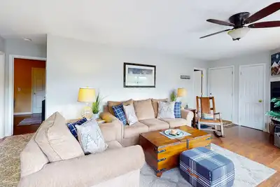Image de Lovely condo with mountain & ski views, fireplace & streaming
