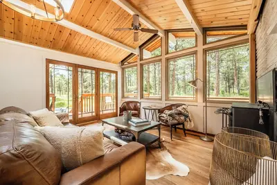 Image de Soul Care Cabin Family Forest Getaway, 6 bedroom, 3 King beds
