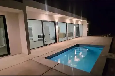 Image de The Luxurious Desert Mirage