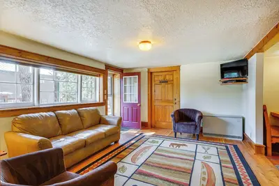 Image de Secluded Stonewall Cabin w/ Mountain View!