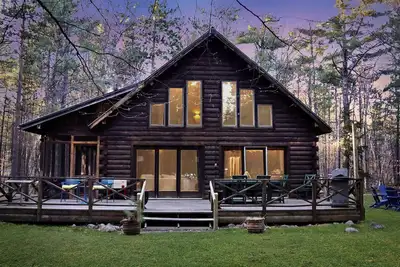 Image de Log Cabin w/ Hot Tub - close to Whiteface