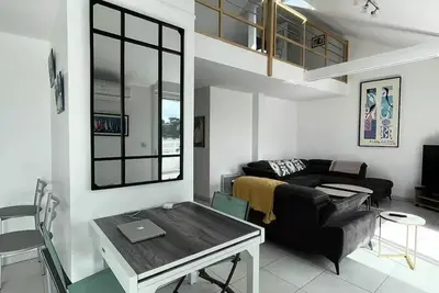 Image de Appartement duplex avec vue sur les toits du val andré