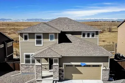 Image de Whole house with two garage with full kitchen, spacious and nice view on patio.