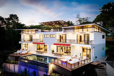 Image de Elegant Modern Villa with Private Pool & Rooftop, Near Beach and City Center