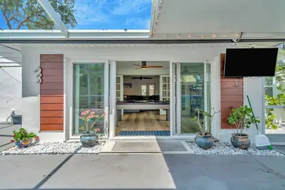 Image de The Bay Beach House: Boat/Jetskis