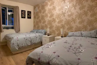 Image de Charming Three Bedroom 5 double Bed Apt in London