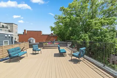 Image de The Gatsby - 2 Br 2 Ba on Downtown Mall with Amazing View