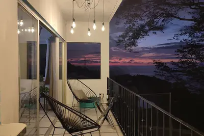 Expanded apartment with beautiful ocean view for 10 people