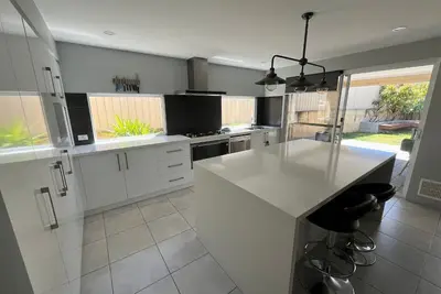 Image de Bright Holiday Home