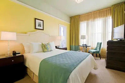 Image de Vintage Style Hotel with Pop-Up Cinema! Three Relaxing Units, Pet-friendly!