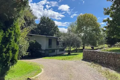 Image de A special place for families & travellers on the river bank in Jamieson town.