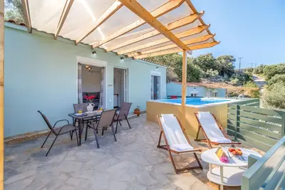Image de Villa \"Μyrtali\" avec vue sur la mer, 2 terrasses privées et Wi-Fi