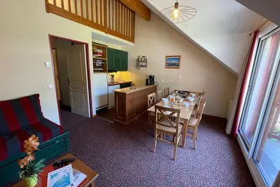 Image de Appartement 4 pièces avec Wifi, parking couvert et accès direct aux pistes à La Salle-les-Alpes