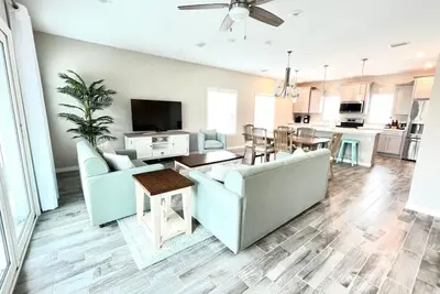 Image de 2bd 2. 5 bath with beach club, pools, hot tub, golf
