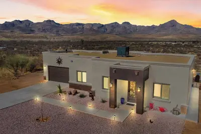 Image de New Hillside Home overlooking Santa Cruz River Valley in Rio Rico near Tubac