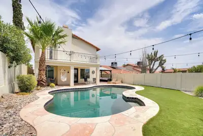 Luxury Mountain-View Phoenix Hideaway