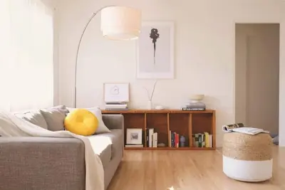 Image de Beautiful Sun-Drenched Home\n