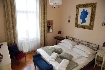 Image de Calm escape in historical athmosphere - Villa Giulietta Budapest, free parking