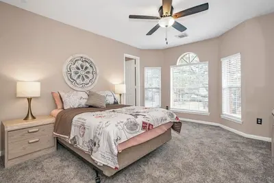 Image de Granite Gorge · Spacious 4-bed 2. 5 bath home with large backyard