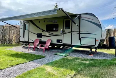 Image de Hide Away Camper\n