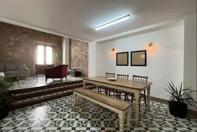 Image de Beautiful and spacious 3 bedrooms in the Old Town with balcony