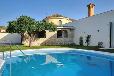 Image de Villa for rent only 1000 meters from the beach