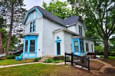 Image de Historic home within short walk to Ausable River and beach on Lake Huron