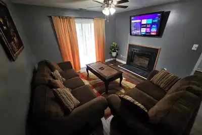 Image de Beautiful fully renovated two bedroom condo