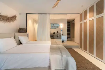 Image de Villa Haut de gamme 8 p. piscine privée. Magnifique vue Montgo. Rénovée en 2023