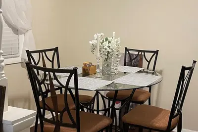 Image de Fully Furnished Housing at 13508 Getty Lane, Woodbridge, Virginia