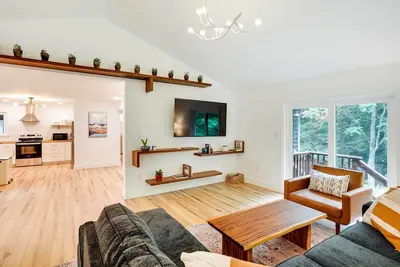 Image de Fully Remodeled Saugerties Retreat on 7 Acres!