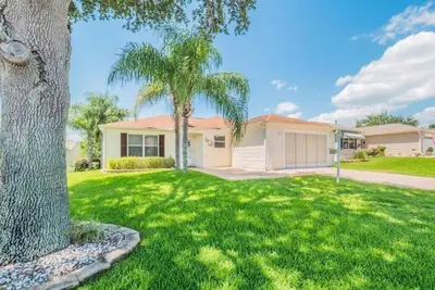 Image de 2 bedroom / 2 bath home with 4-person cart minutes from Lake Sumter